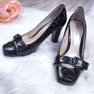 Sz 5.5 Brown Crocodile Nine West heels